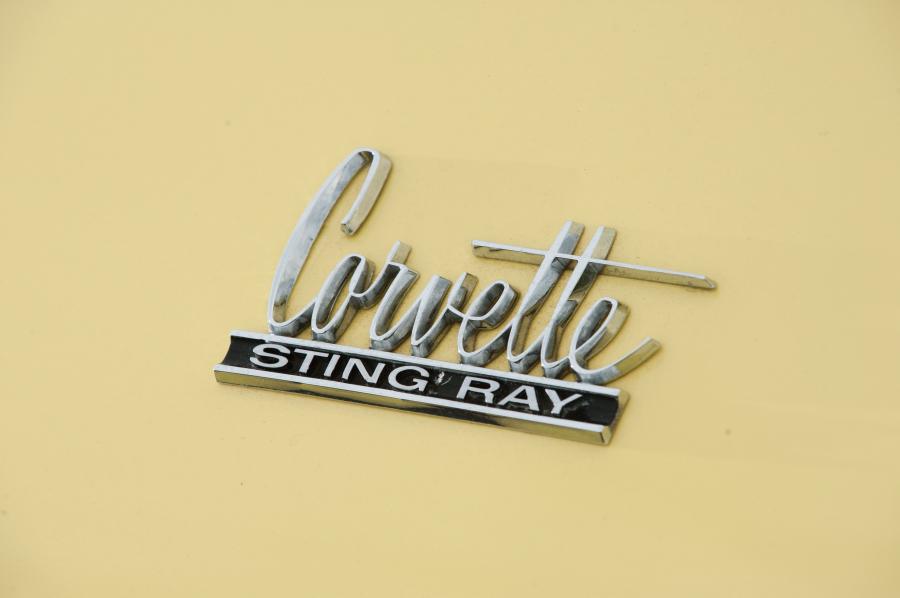  Chevrolet Corvette Stingray Convertible 1967 года  (фото 14 из 18)